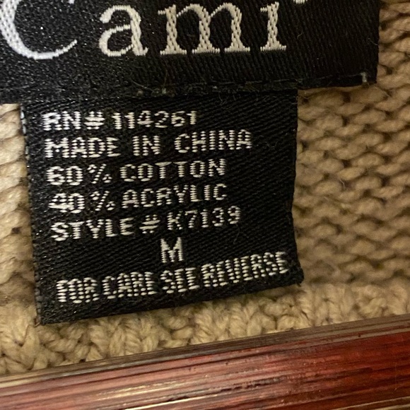 Woman’s Turtle Neck Sweater size Med. - Picture 5 of 8